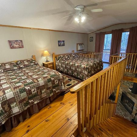 Amazing Cabin Fireplace And Stream #11 Helen Exterior photo
