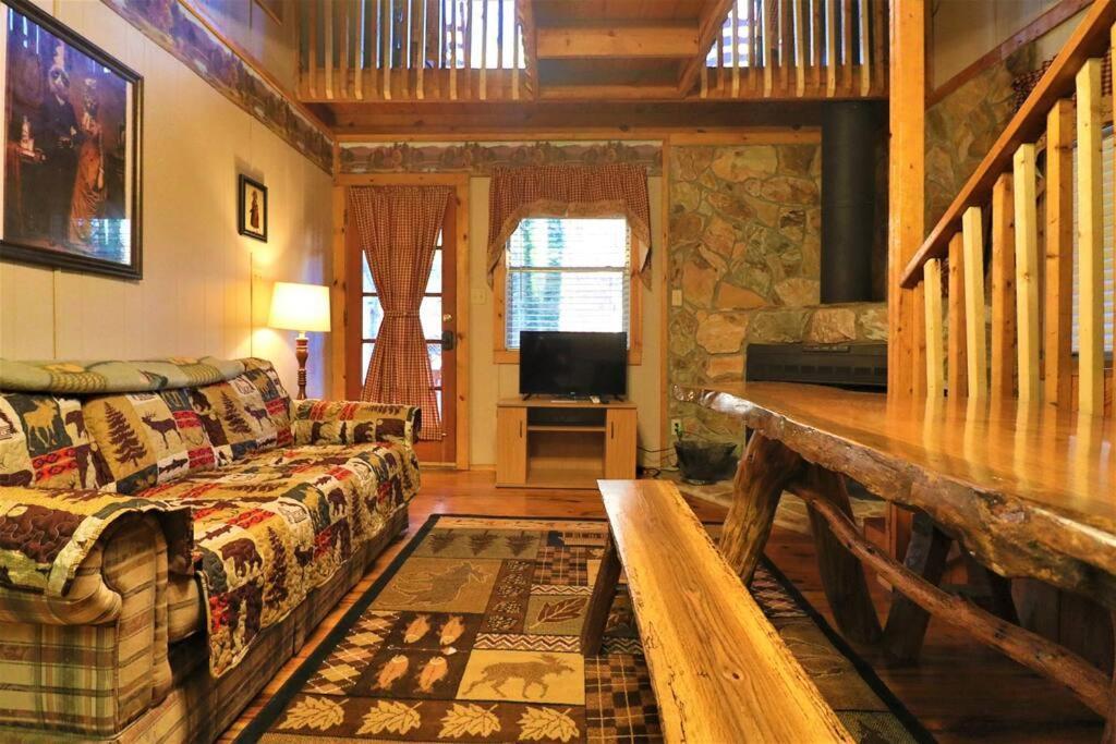 Amazing Cabin Fireplace And Stream #11 Helen Exterior photo